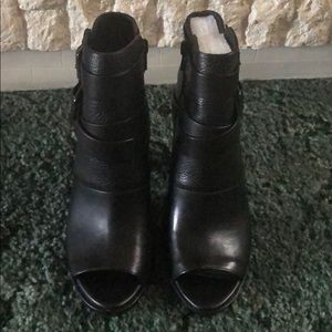 Brand new, never worn.